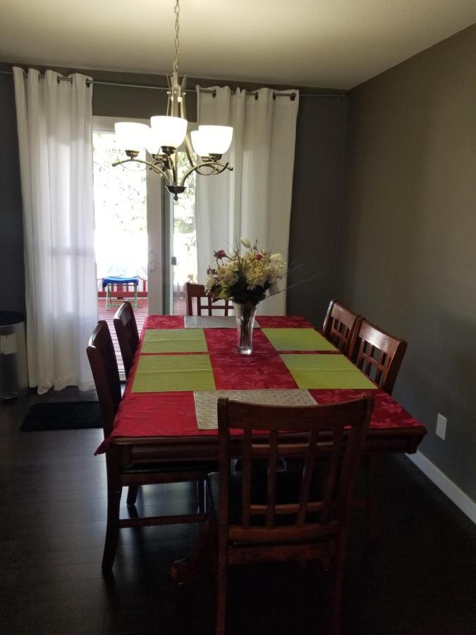 Excellent 3 Bedroom Location In Heart Of Maple Ridge Exterior photo